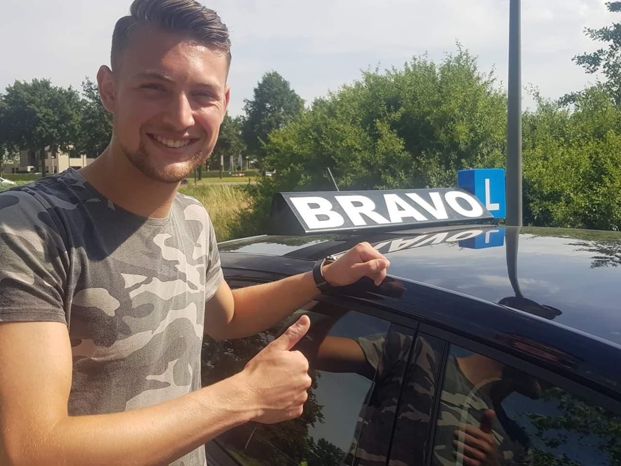 Jarno Herfkens is geslaagd voor het rijbewijs