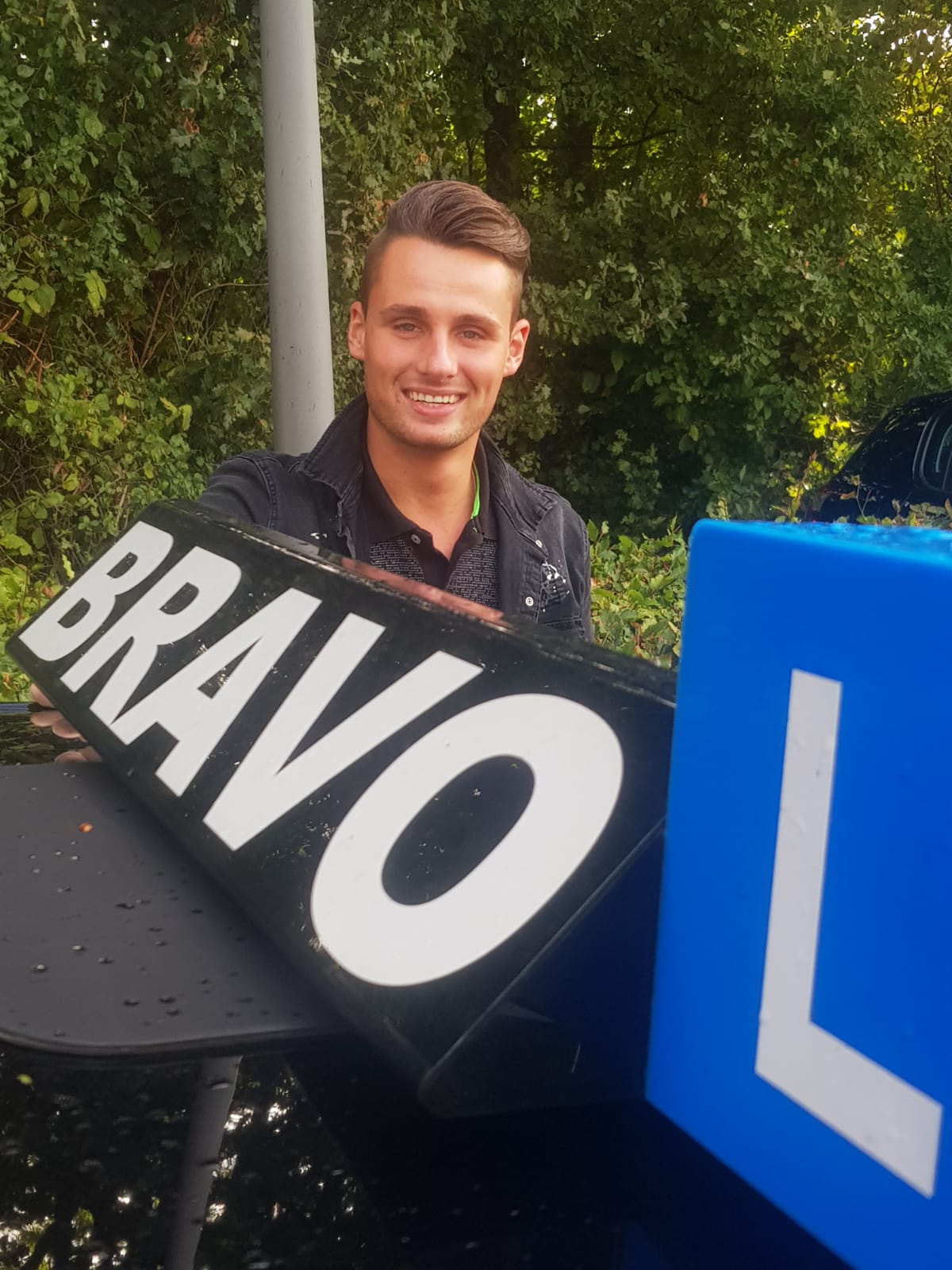 Nick de Ridder is geslaagd voor het rijbewijs